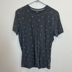 Old Navy Arrow Print V-Neck T-Shirt Size S